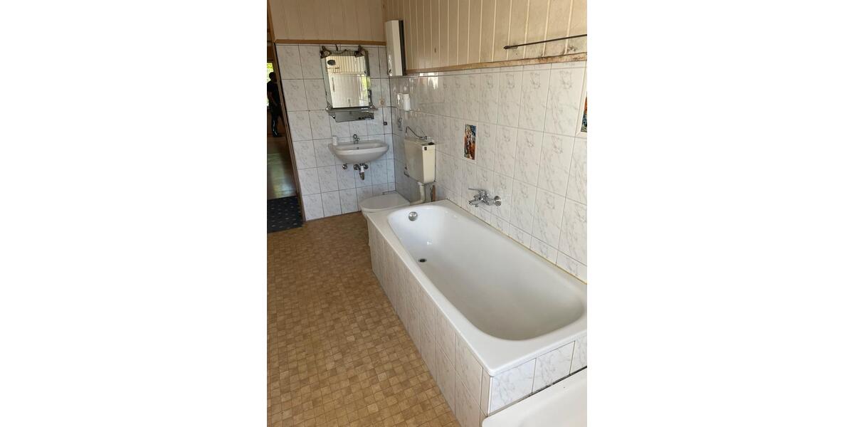 Etagenwohnung Brey - 5 Zimmer, 90 m&sup2;, 350&euro; | Angebot:26387177