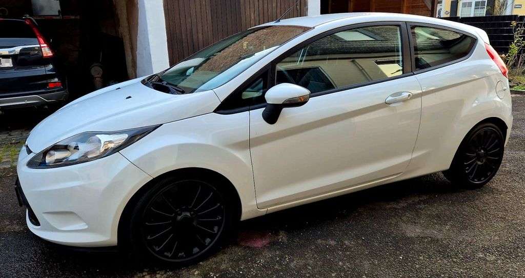 Ford Fiesta 188.580 km 2.900 &euro; Emmelshausen 56281