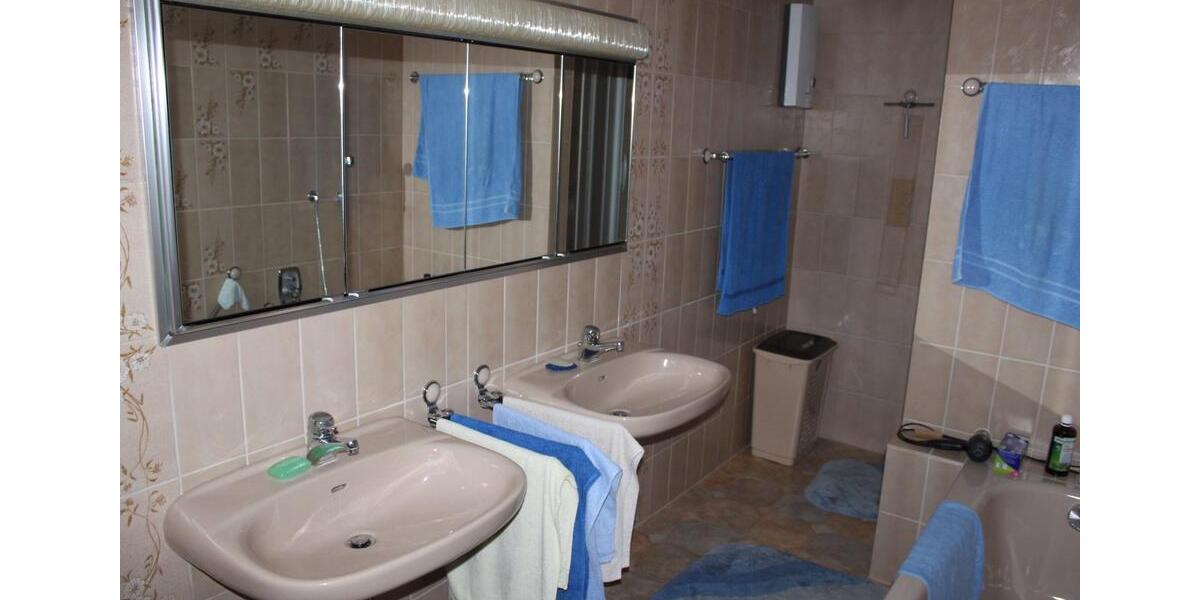 Doppelhaushälfte Montabaur - 7 Zimmer, 146 m&sup2;, 1.600&euro; | Angebot:25405916