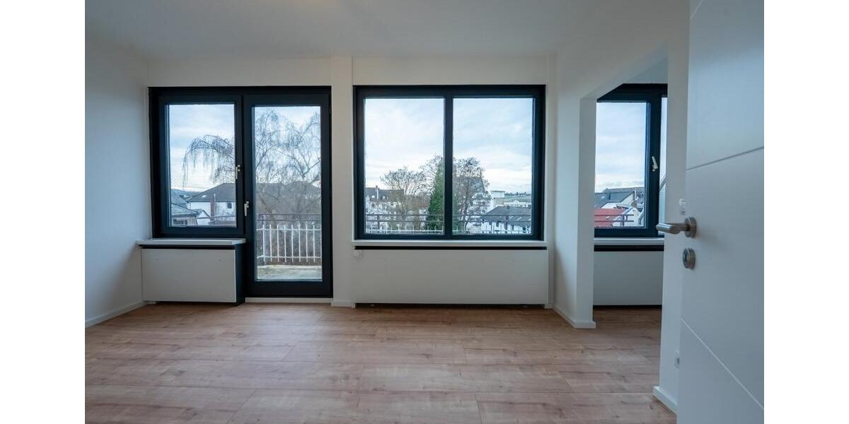 Dachgeschoßwohnung Neuwied - 4 Zimmer, 125 m&sup2;, 1.750&euro; | Angebot:25543097