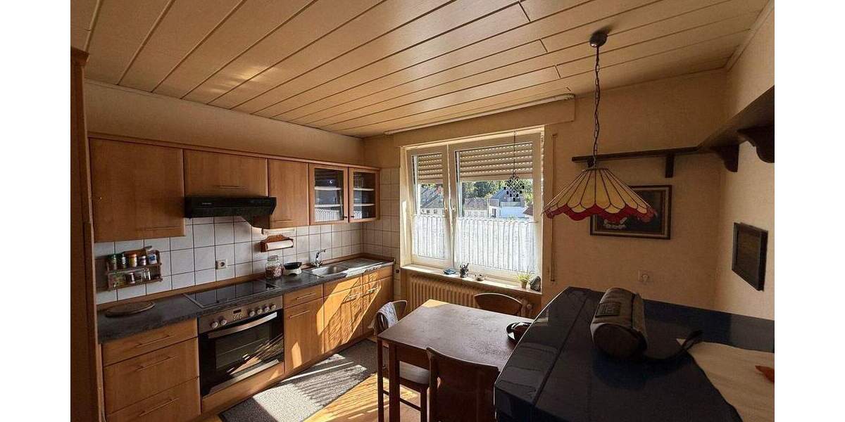 Gemütlichkeit in jedem Raum! Einfamilienhaus mit großem Garten und Aussicht in Gladbach 4 zimmer