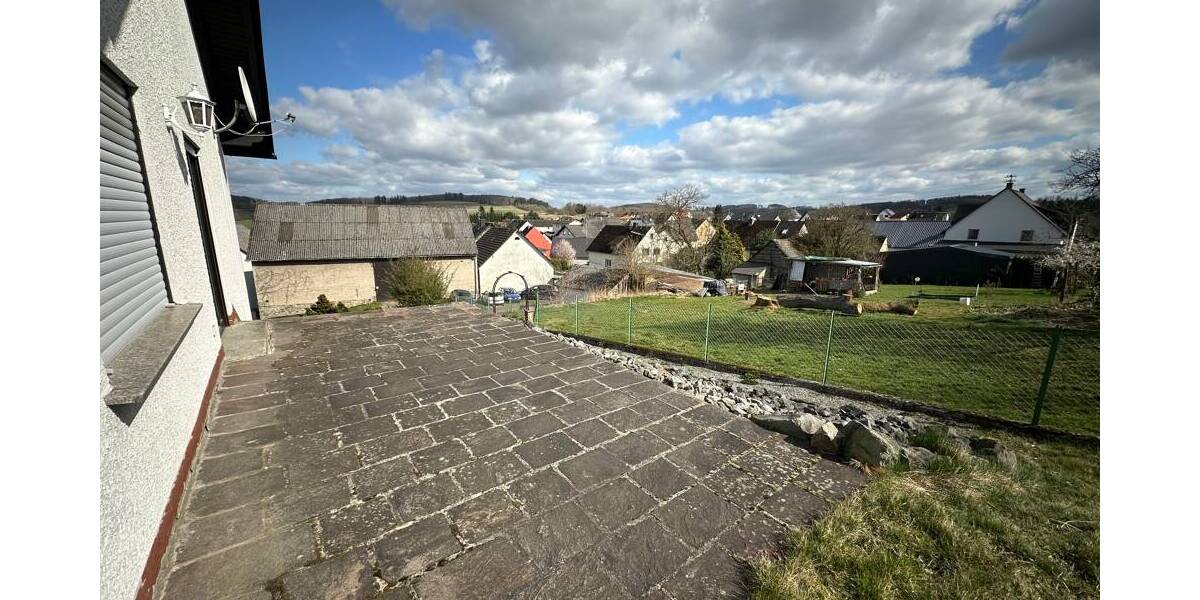 Großzügiges Einfamilienhaus mit Einliegerwohnung - perfekt für Familie oder Wohnen & Arbeiten 7 zimmer