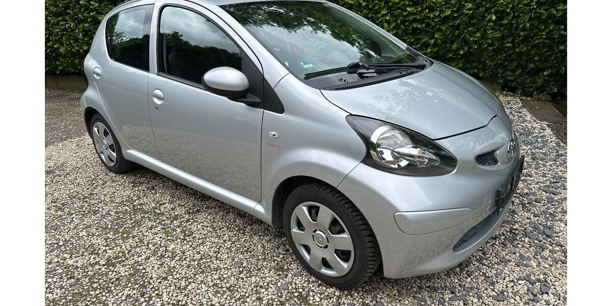 Toyota Aygo (X) 21.000 km 5.850 &euro; Simmern (WW) 56337