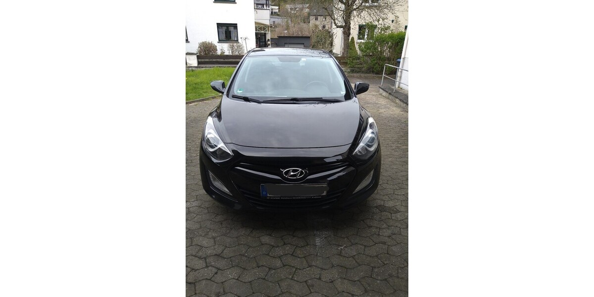 Hyundai i30 93.000 km 8.000 &euro; Koblenz 56068