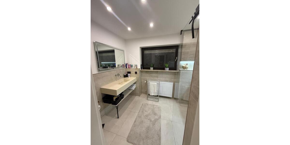 Reihenhaus Neuwied - 5 Zimmer, 180 m&sup2;, 1.500&euro; | Angebot:25992056