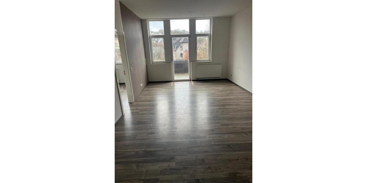 Etagenwohnung Burgbrohl - 4 Zimmer, 100 m&sup2;, 850&euro; | Angebot:25993415