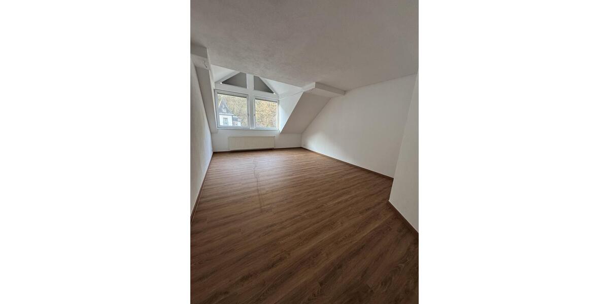 Dachgeschoßwohnung Boppard - 3 Zimmer, 83 m&sup2;, 850&euro; | Angebot:26532243