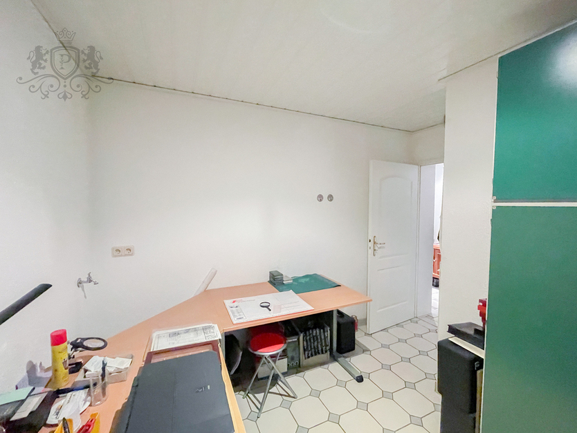 ++ RESERVIERT ZWEIFAMILIENHAUS Einliegerwohnung Terrasse Loggia Doppelgarage Gäste-WC ++ 8 zimmer