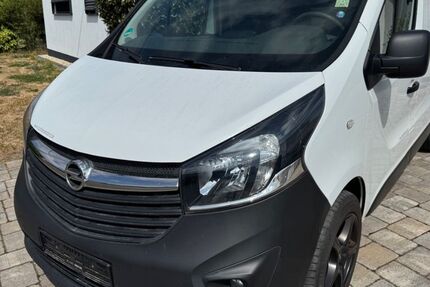 Opel Vivaro 186.500 km 7.950 &euro; Andernach 56626