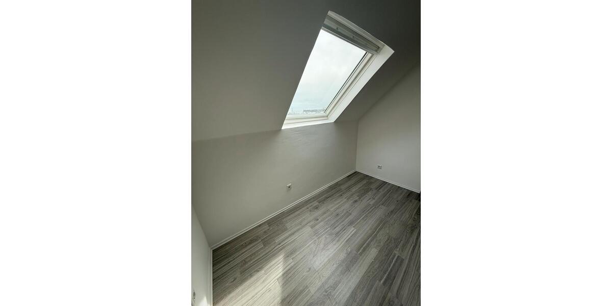 Dachgeschoßwohnung Weißenthurm - 2 Zimmer, 34 m&sup2;, 520&euro; | Angebot:26123455