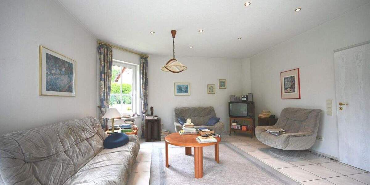 Einfamilienhaus Neuwied Heimbach-Weis - 7 Zimmer, 221 m&sup2;, 399.000&euro; | Angebot:25686139