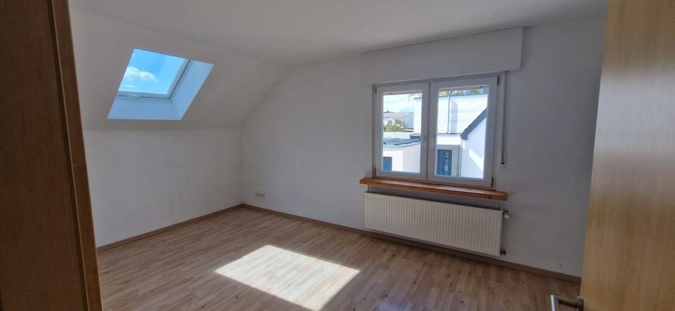 Etagenwohnung Koblenz Karthause - 4 Zimmer, 100 m&sup2;, 1.310&euro; | Angebot:26236223