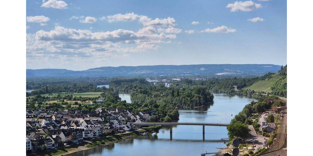 Haus mit Einliegerwohnung in Traumlage … diesen gigantischen Rheinblick gibt es gratis dazu 1 zimmer