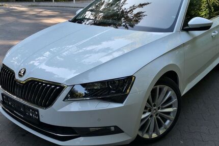 Skoda Superb 75.000 km 19.990 € Diez 65582