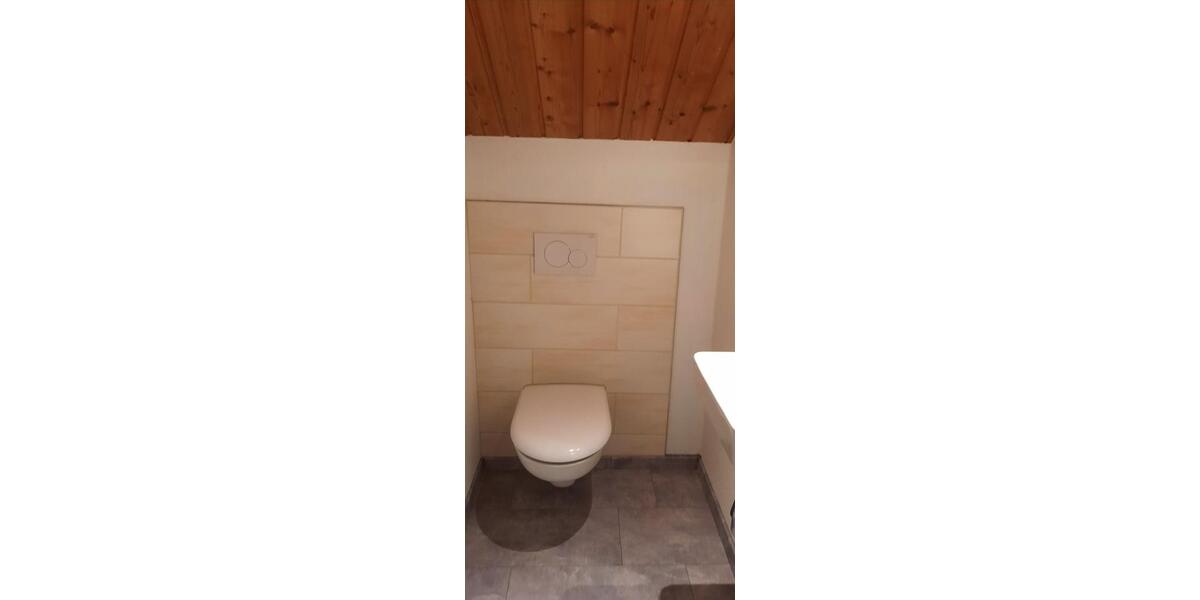 Etagenwohnung Straßenhaus - 4 Zimmer, 132 m&sup2;, 1.320&euro; | Angebot:26283133