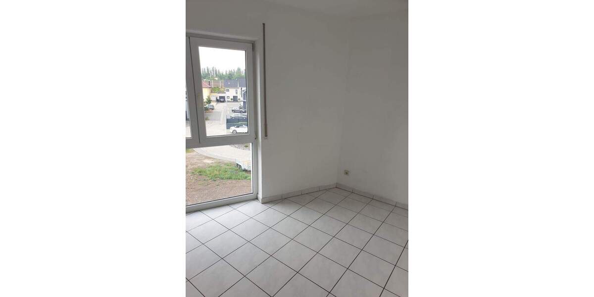 Etagenwohnung Weißenthurm - 4 Zimmer, 98 m&sup2;, 830&euro; | Angebot:25680270