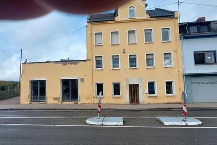 Haus Kruft - 11 Zimmer, 400 m&sup2;, 349.000&euro; | Angebot:27262189