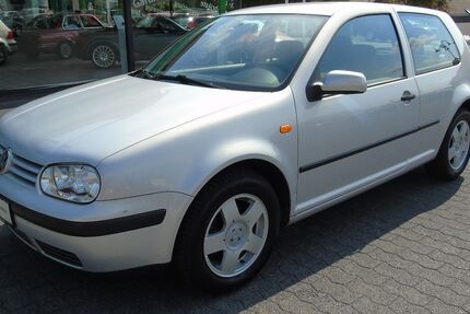 VW Golf 111.000 km 2.990 € Ransbach-Baumbach 56235