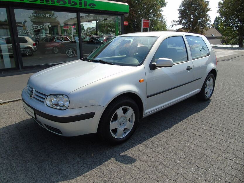 VW Golf 111.000 km 2.990 € Ransbach-Baumbach 56235