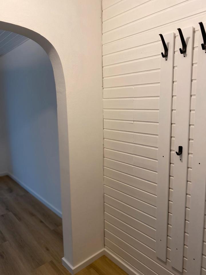 Helle frisch renovierte 2,5 ZKB Wohnung zu vermieten zimmer