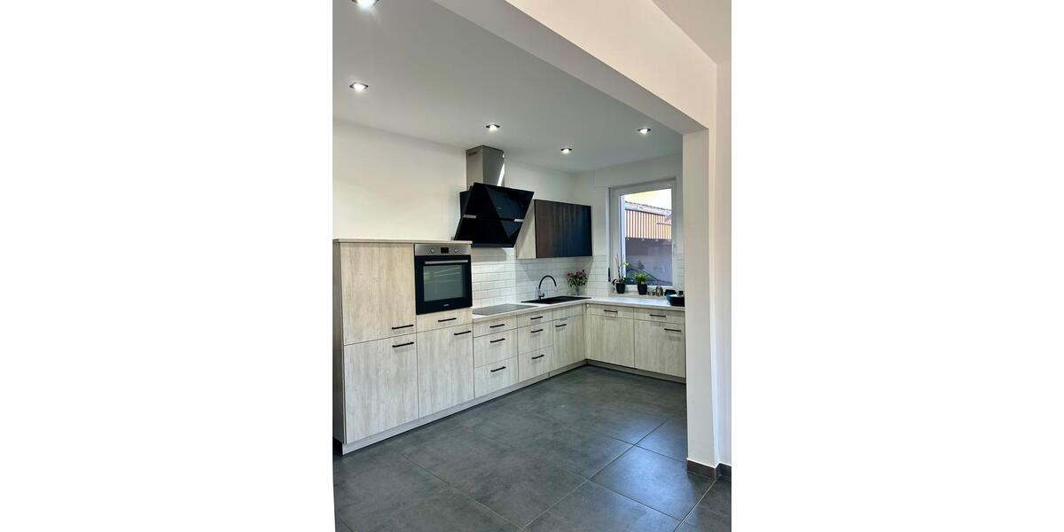 Einfamilienhaus Leutesdorf - 8 Zimmer, 210 m&sup2;, 420.000&euro; | Angebot:26235125