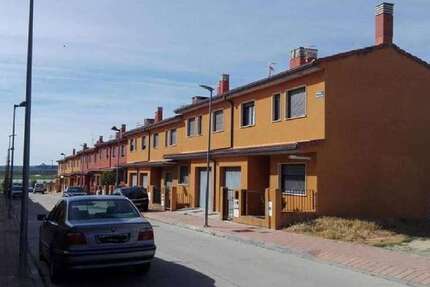 Haus zum Kaufen in Valoria La Buena 166.500 € 218 m²