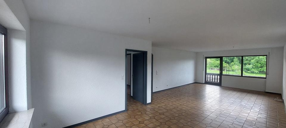 Etagenwohnung Rengsdorf - 4 Zimmer, 127 m&sup2;, 1.150&euro; | Angebot:26679536