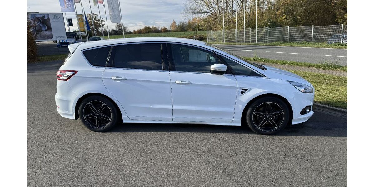 Ford S-Max 131.000 km 16.900 € Oelsberg 56357