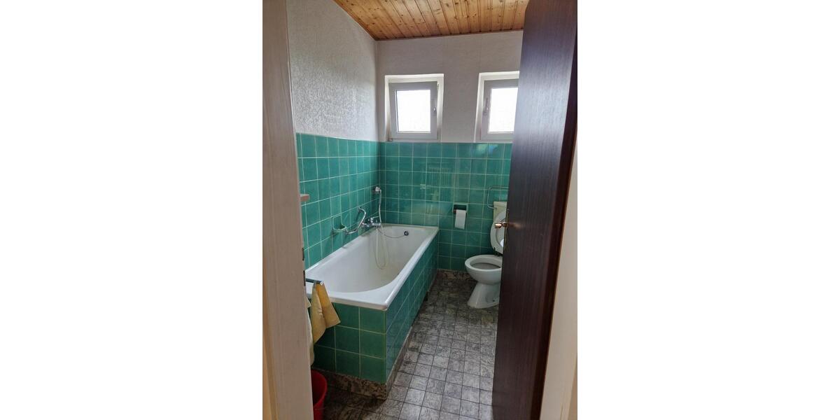 Solides 2 Familienhaus mit Hof und Garage in Kaltenengers 8 zimmer