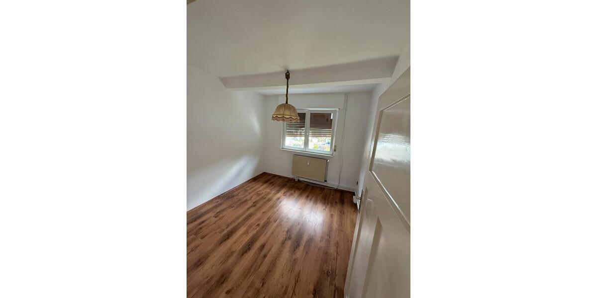 Etagenwohnung Singhofen - 5 Zimmer, 120 m&sup2;, 1.000&euro; | Angebot:26592201