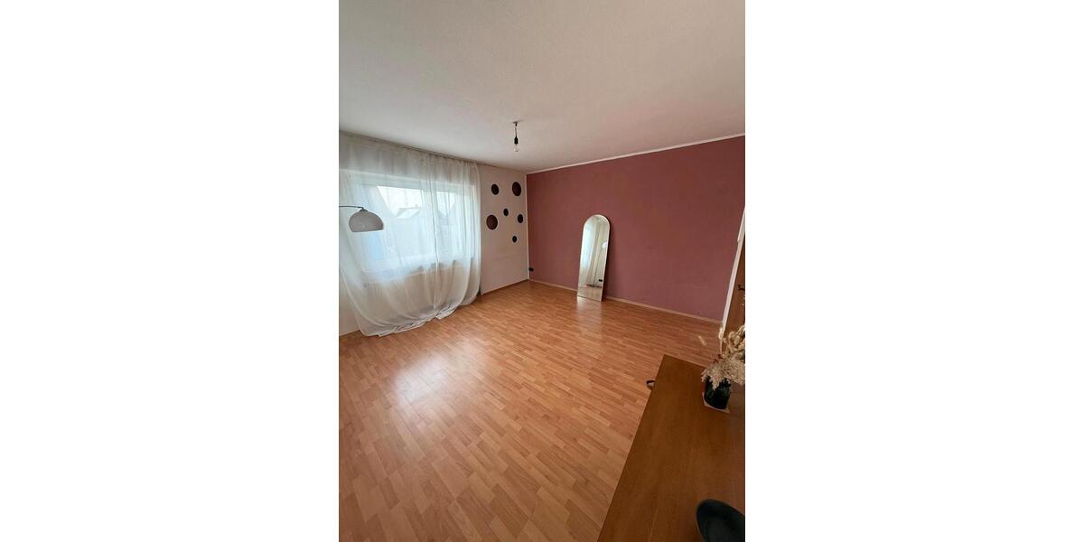 Einfamilienhaus Schönborn - 5 Zimmer, 136 m&sup2;, 1.300&euro; | Angebot:26683025