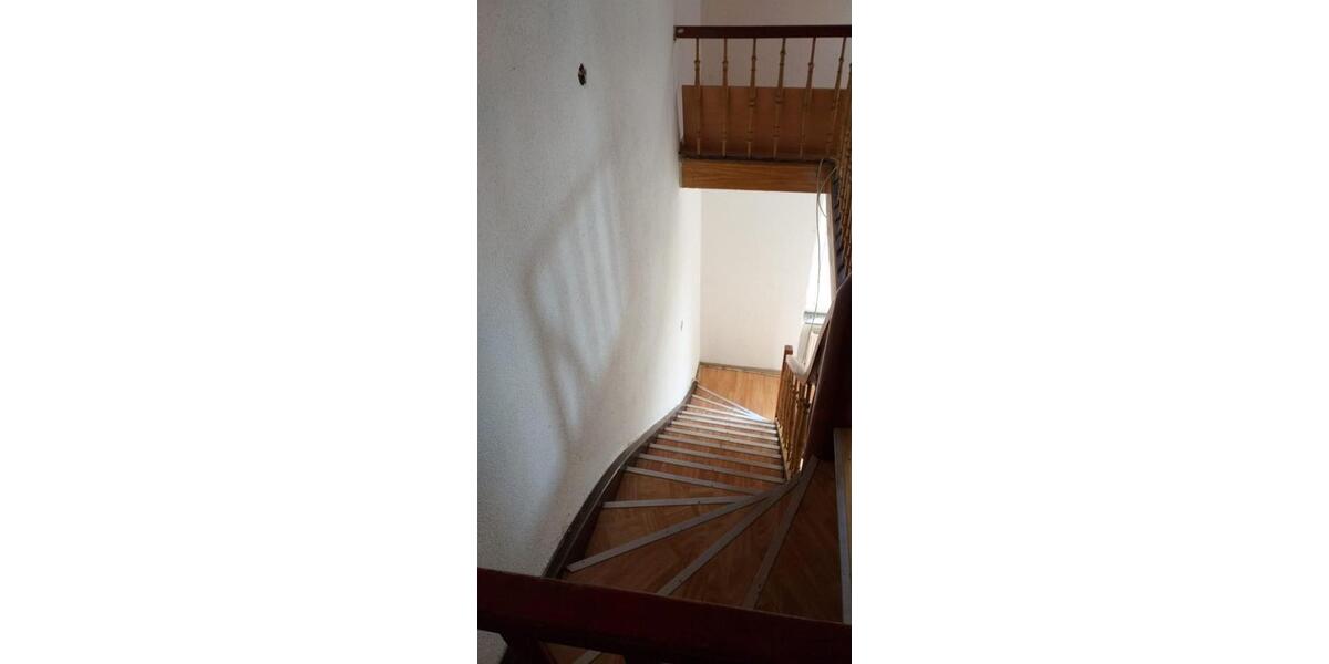 Zwei sanierungsbedürftige Häuser mit Entwicklungspotenzial 6 zimmer