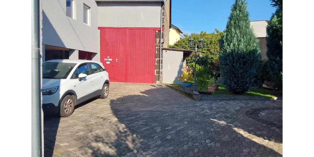 Kernsaniertes Mehrfamilienhaus mit vielseitig nutzbarer Scheune zimmer