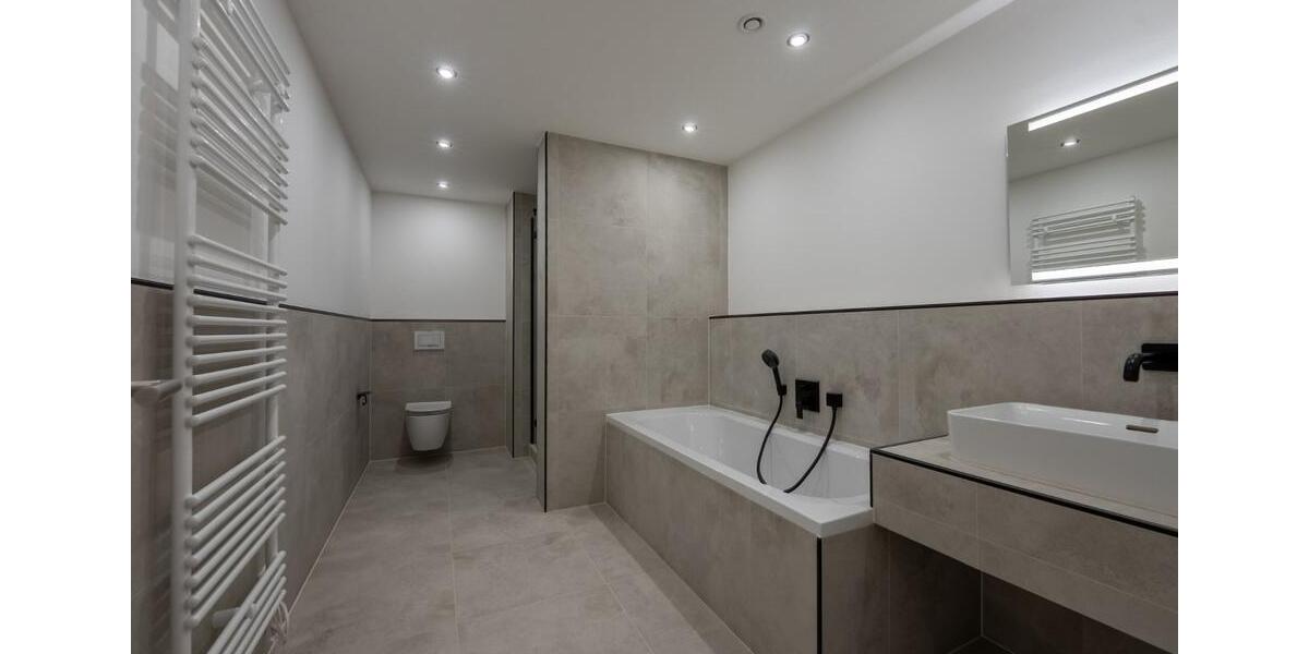 Dachgeschoßwohnung Neuwied - 4 Zimmer, 125 m&sup2;, 1.750&euro; | Angebot:25543097