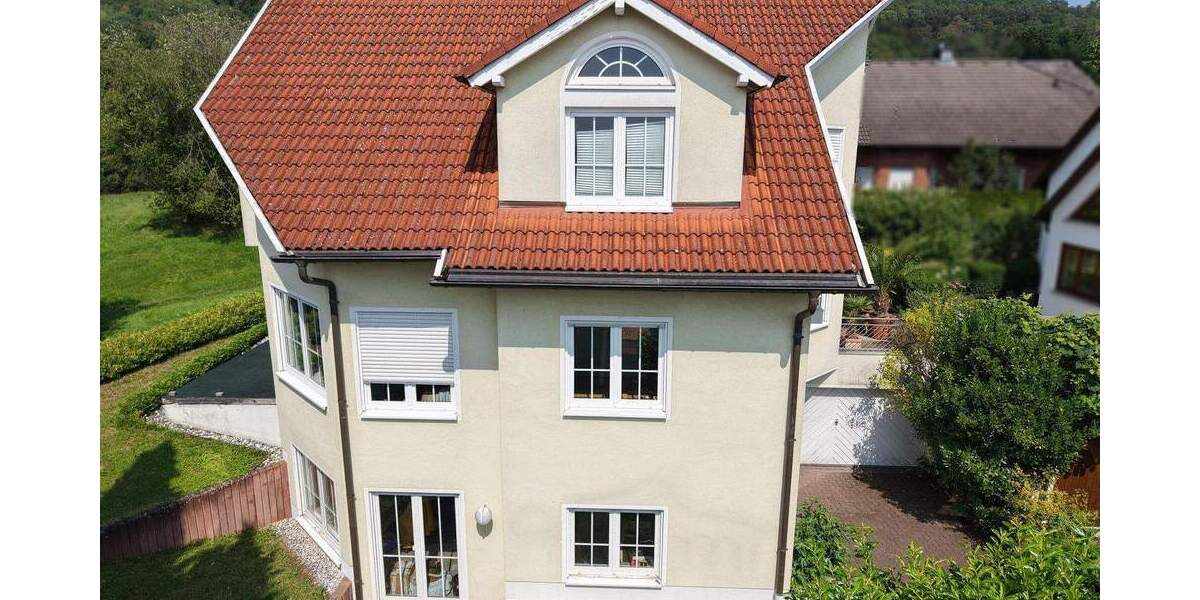 Einfamilienhaus Neuwied Heimbach-Weis - 7 Zimmer, 221 m&sup2;, 399.000&euro; | Angebot:25686139