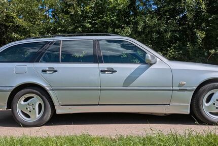 Mercedes-Benz C 200 293.000 km 1.850 &euro; Bogel 56357