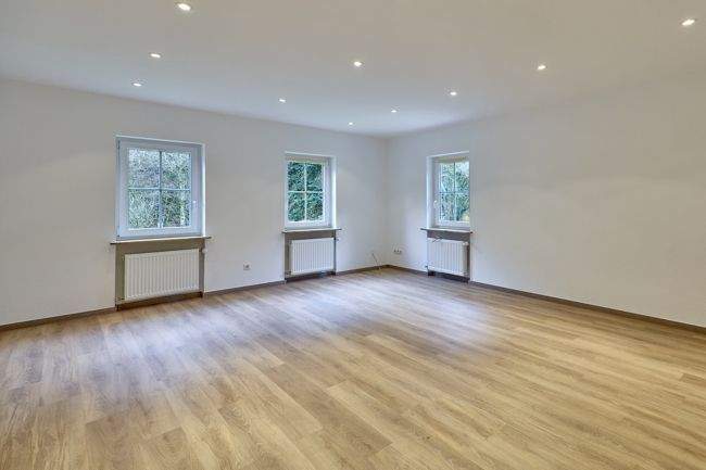 Gewerbeobjekt Roes - 1.250.000&euro; | Angebot:25672681