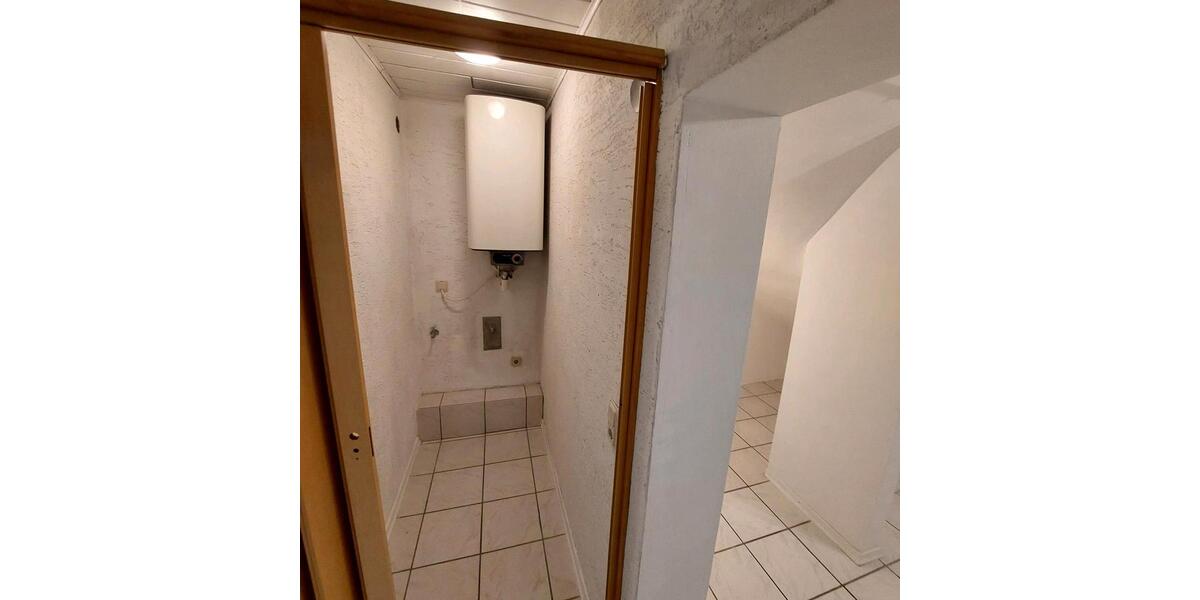 Gemütliche 2-Zimmer-Wohnung mit großem Balkon und Kaminofen in 2 zimmer