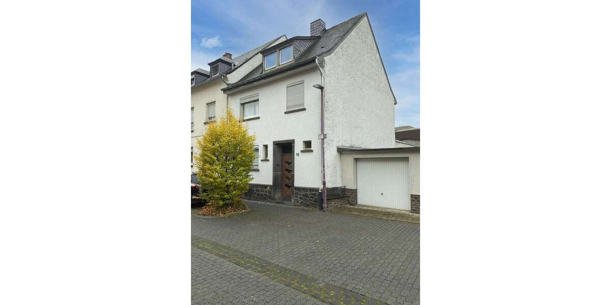 Haus zum Kaufen in Mayen 259.000 € 153 m² 8 zimmer