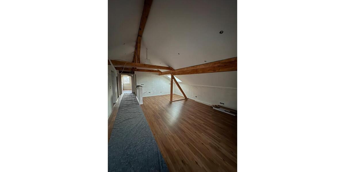 Dachgeschoßwohnung Hillscheid - 3 Zimmer, 75 m&sup2;, 1.100&euro; | Angebot:25853671