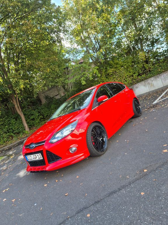 Ford Focus 94.700 km 5.999 € Klingelbach 56368