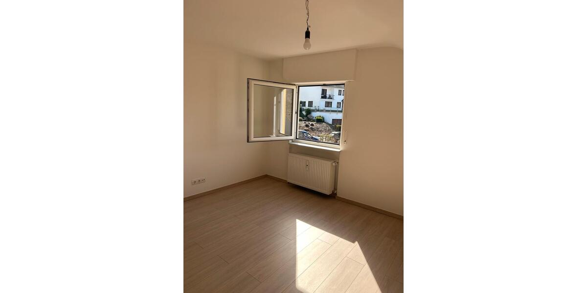 Dachgeschoßwohnung Andernach - 3 Zimmer, 72 m&sup2;, 900&euro; | Angebot:25590940