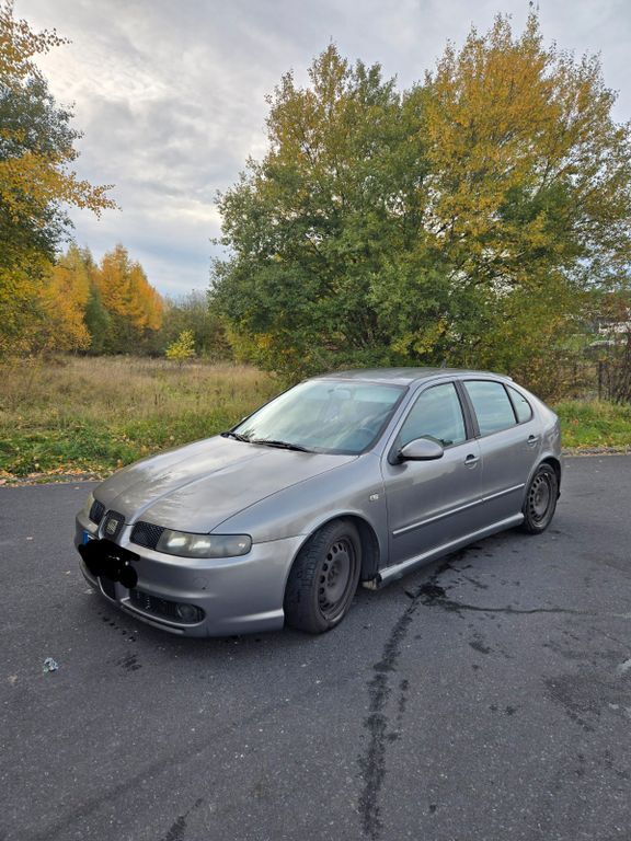 Seat Leon 385.000 km 1.900 € Charlottenberg 56379