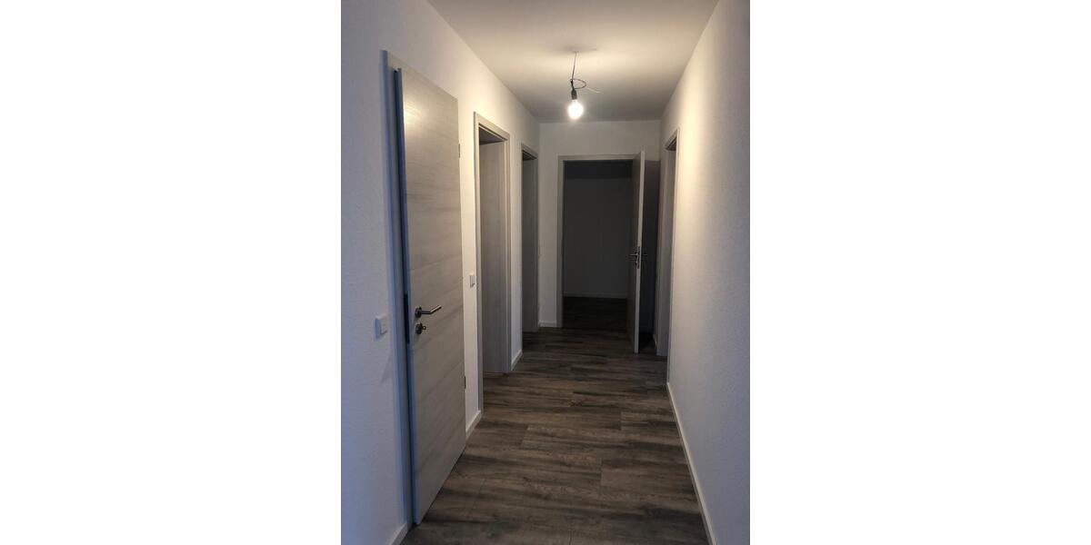 Etagenwohnung Nentershausen - 3 Zimmer, 124 m&sup2;, 1.200&euro; | Angebot:26403600