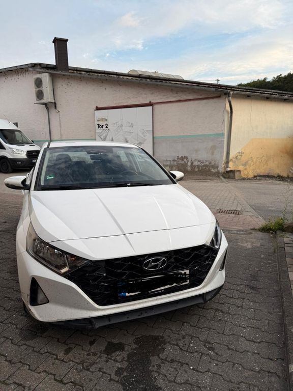 i20