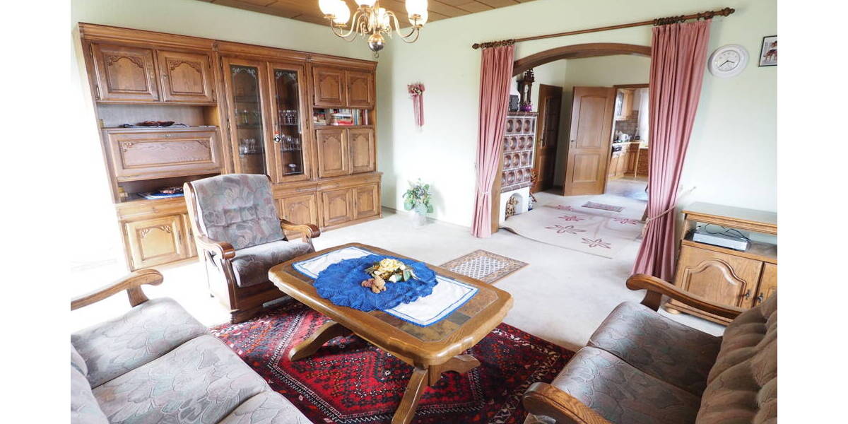 Großzügiges Einfamilienhaus mit Einliegerwohnung - perfekt für Familie oder Wohnen & Arbeiten 7 zimmer