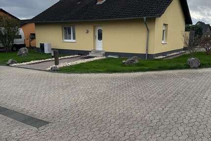 Haus zum Mieten in Brohl-Lützing 1.200 € 113 m² 6 zimmer