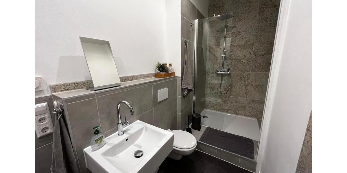 Möbliertes Studio 30m2 mit Terrasse - all inclusive - auf Zeit 1 zimmer