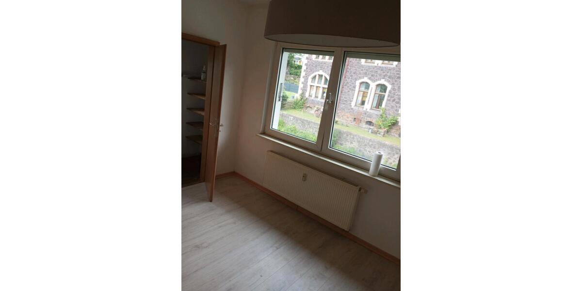 Etagenwohnung Burgbrohl - 5 Zimmer, 110 m&sup2;, 1.200&euro; | Angebot:26042112