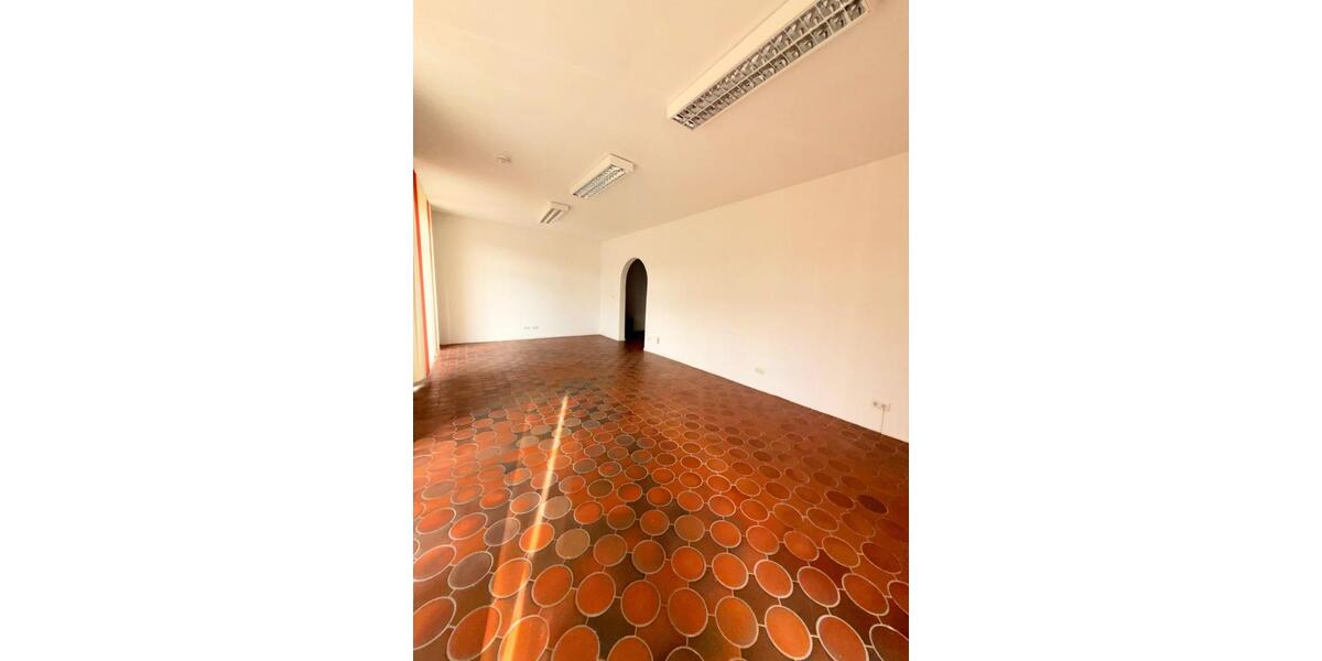 Charmante Gewerbefläche - ideal für Nailstudio, Beauty, Büro zimmer